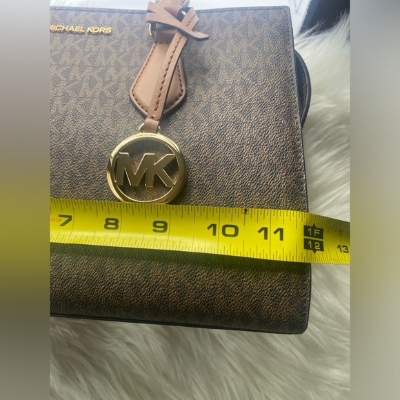 Michael Kors Sheila Brown Medium Center Zip Satchel Crossbody Strap - Picture 7 of 12
